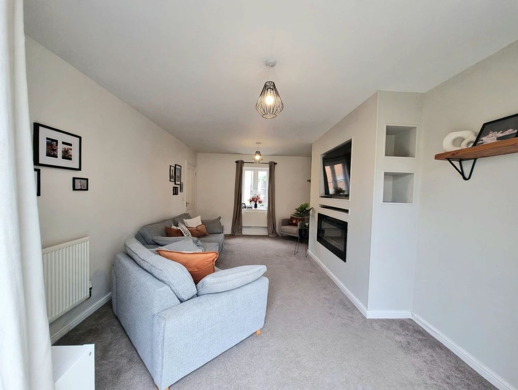 Property photo 2 of 36