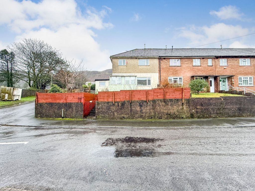 Property photo 2 of 21