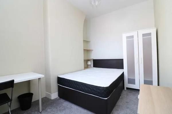 Property photo 1 of 6 Bedroom 1 .Jpg