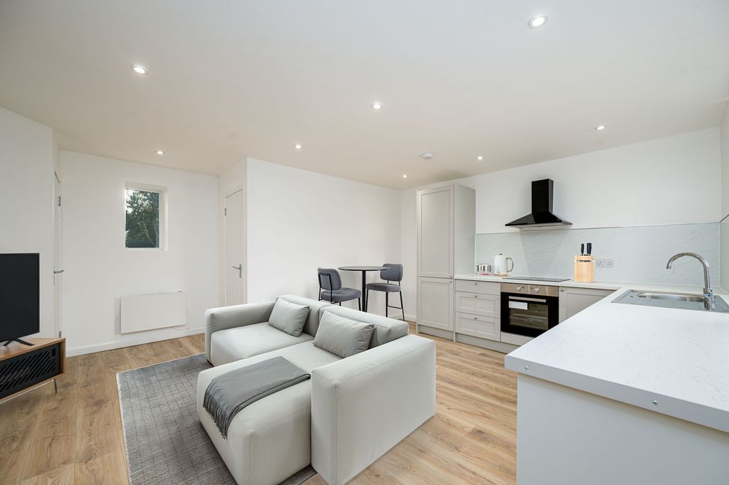 Property photo 2 of 10 Lounge/Kitchen