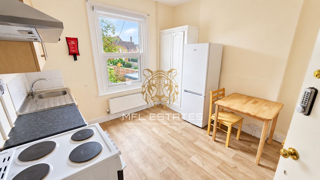 Property photo 2 of 5 Gallery