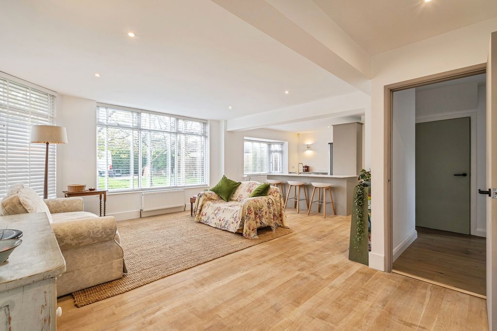 Property photo 2 of 21 Photo