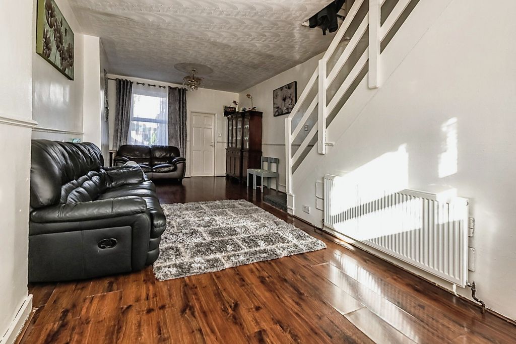 Property photo 3 of 14
