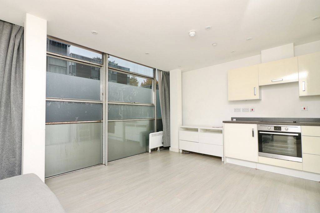 Property photo 2 of 6