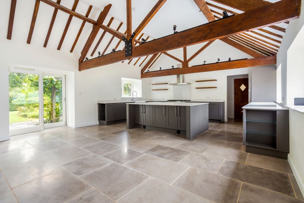 Property photo 2 of 30 Rectory Farm Barn...