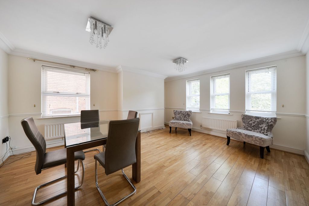 Property photo 3 of 14