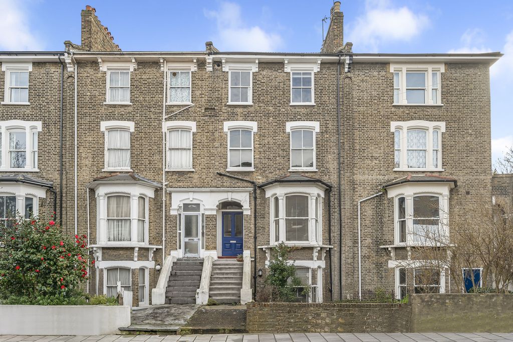 Property photo 1 of 9