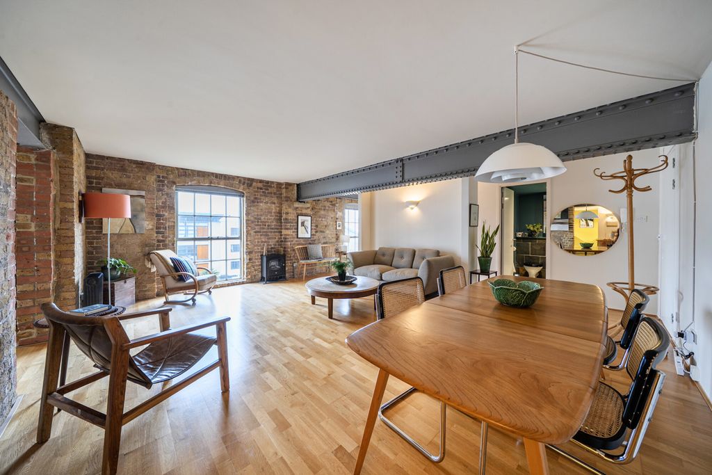 Property photo 2 of 21 1407230-10-699714...