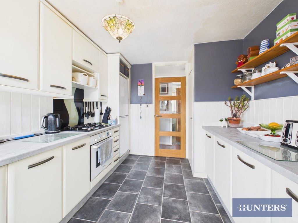 Property photo 2 of 16 Kitchen