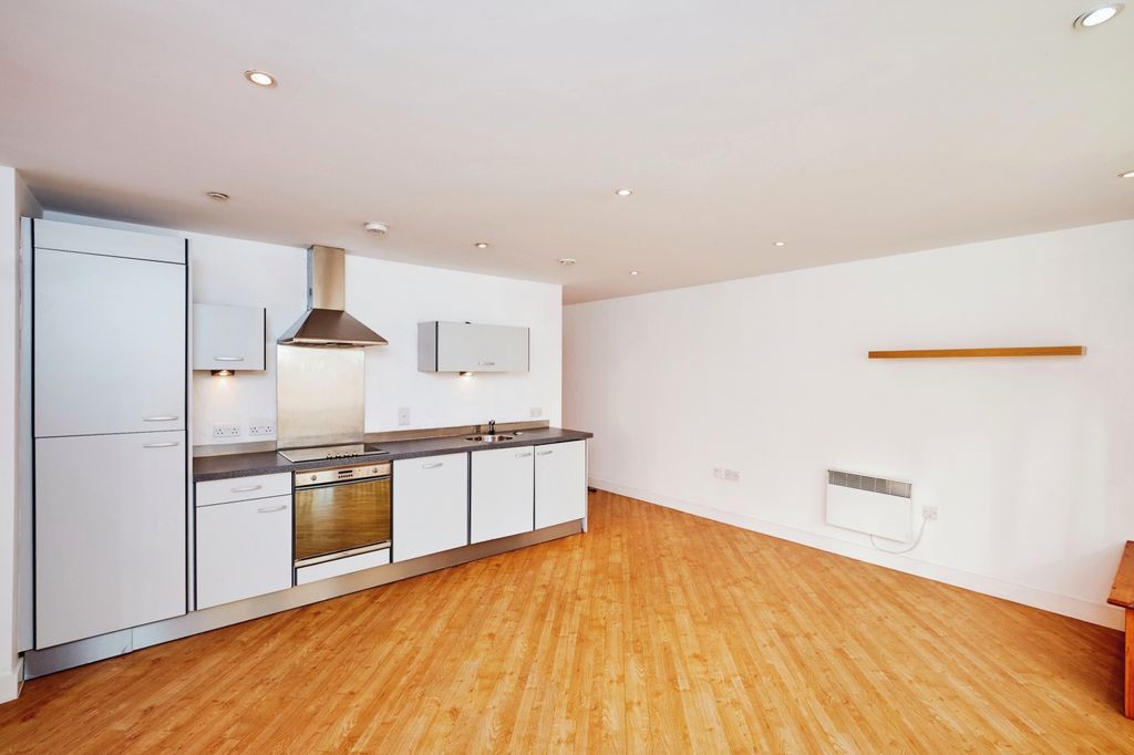 Property photo 3 of 14 Kitchen Area