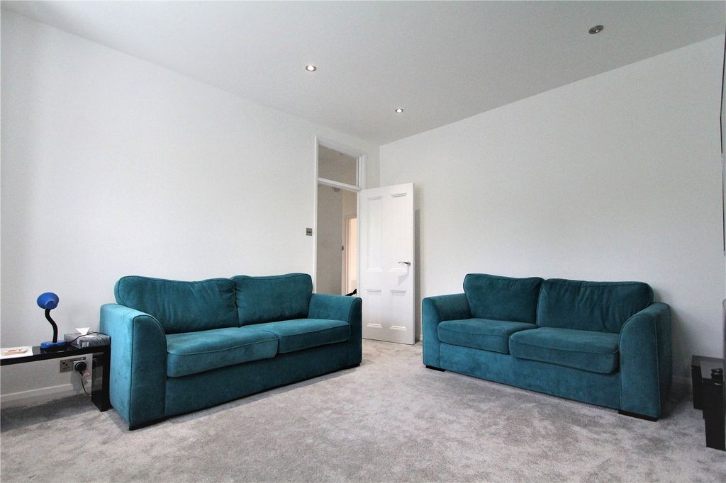Property photo 3 of 8 Picture No. 08