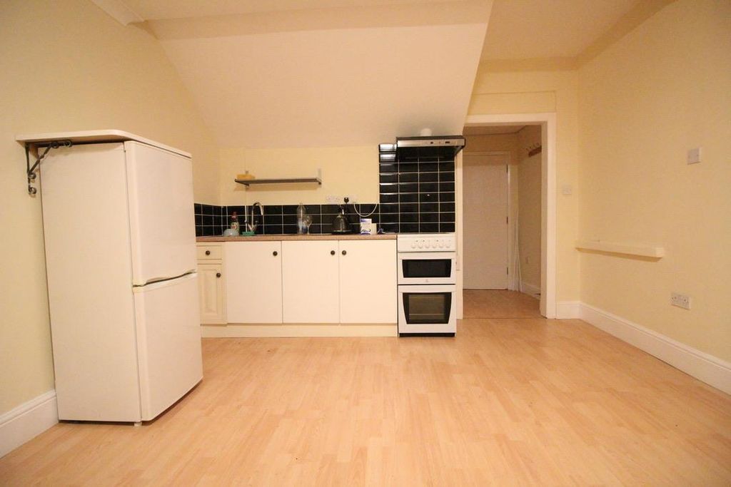 Property photo 2 of 5 Unadjustednonraw_Thumb_2231E.Jpg