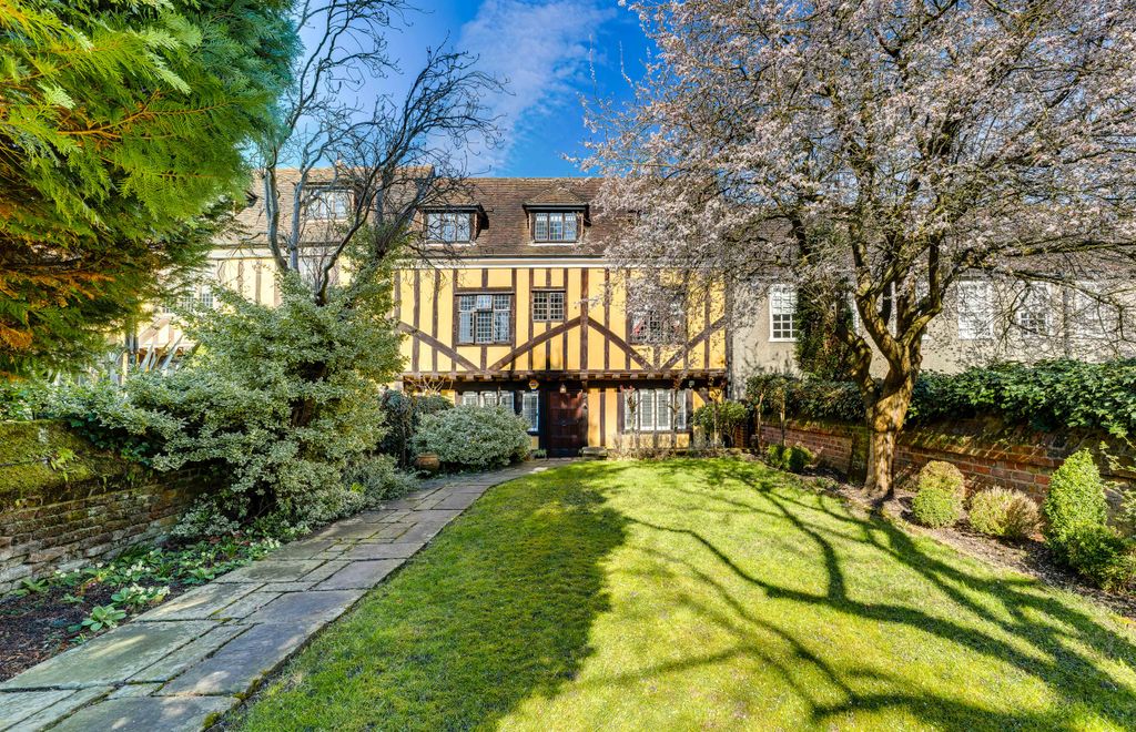 Property photo 1 of 18