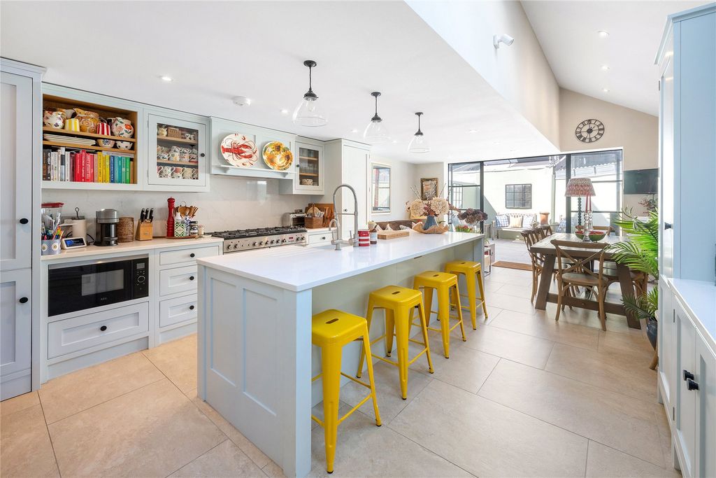 Property photo 2 of 27 Picture No. 48