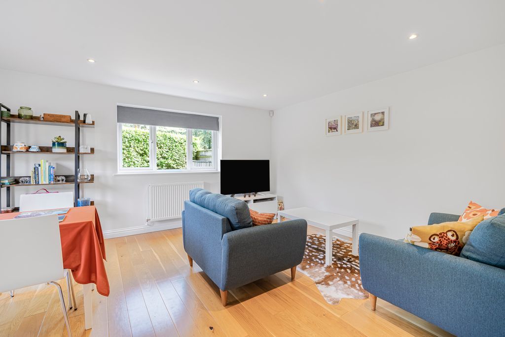 Property photo 2 of 14 Photo 02