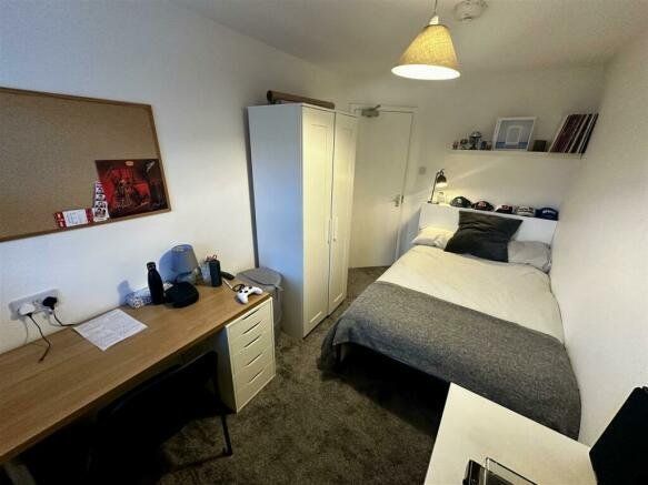 Property photo 3 of 14 Picture No. 05