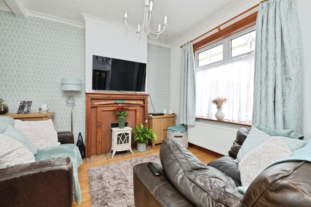 Property photo 3 of 10