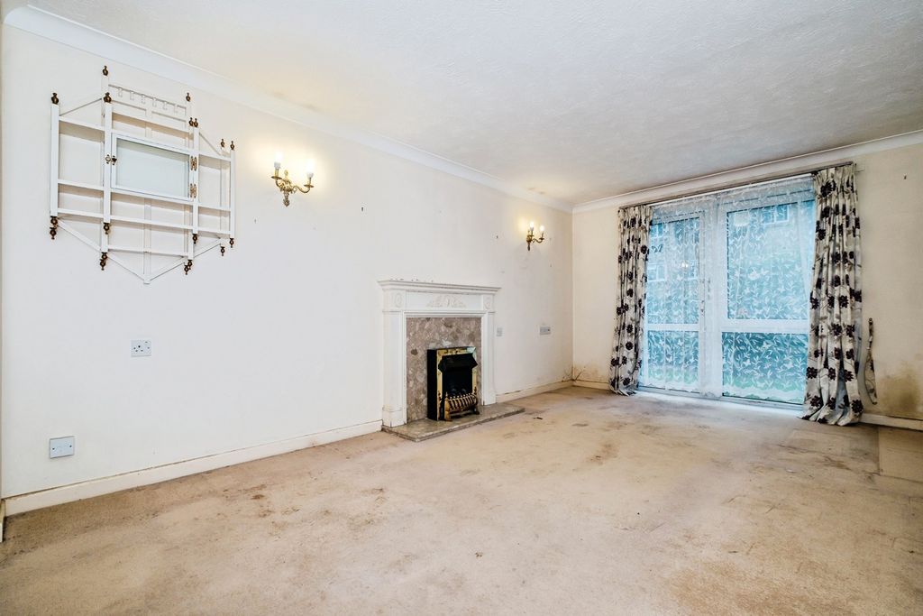 Property photo 3 of 21 Photo