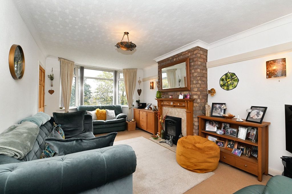 Property photo 2 of 24