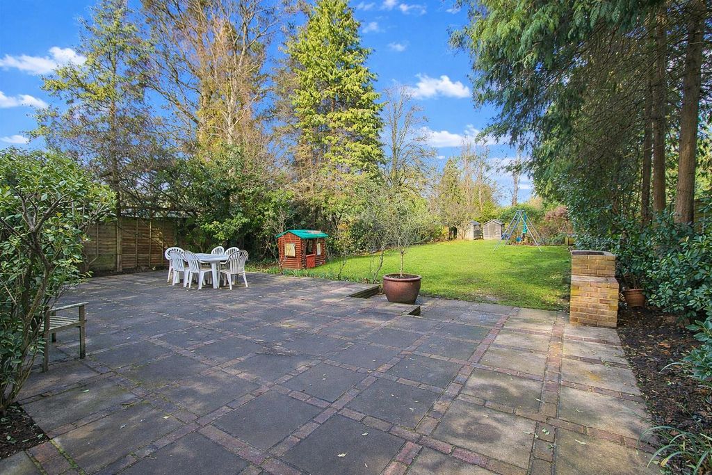 Property photo 3 of 29 Garden.Jpg