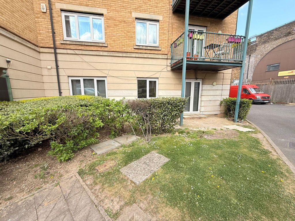 Property photo 2 of 24 Gallery