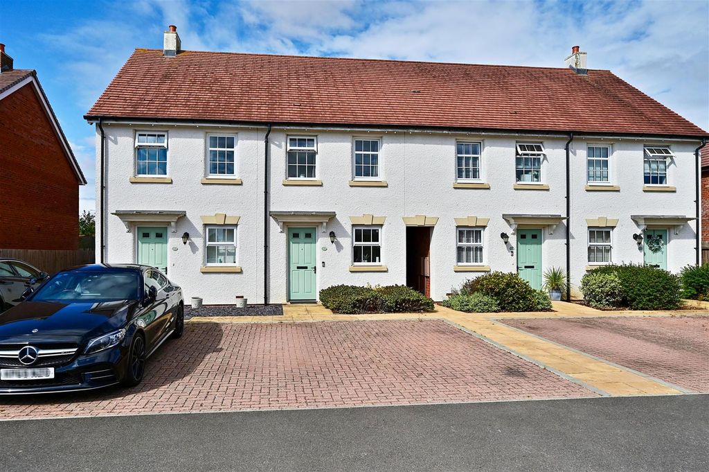 Property photo 1 of 12 Runcie Crescent