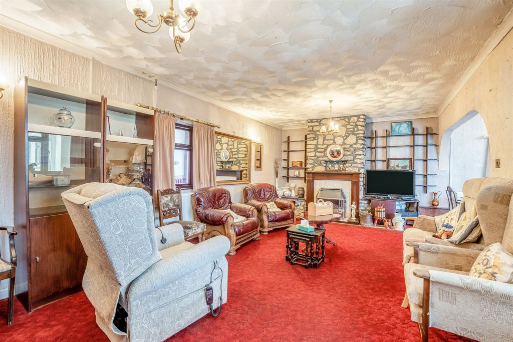 Property photo 3 of 22