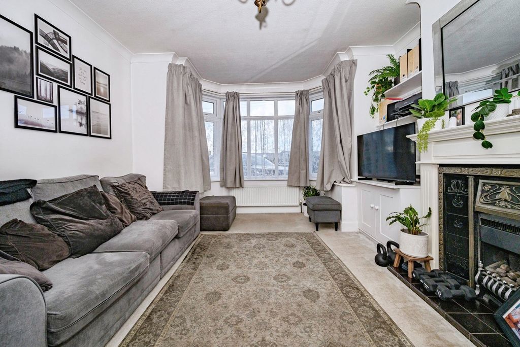 Property photo 2 of 16 Photo