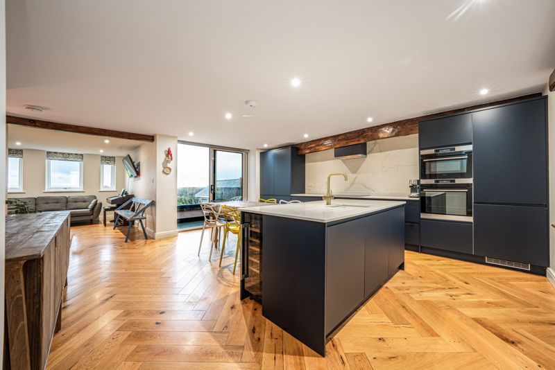 Property photo 2 of 34 Photo 19