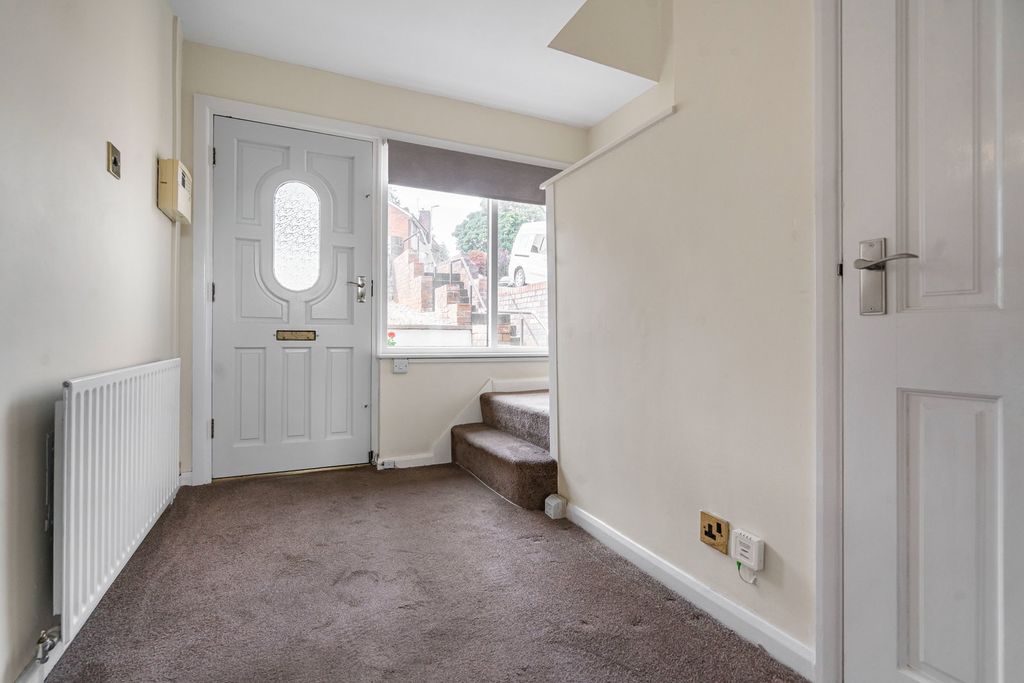 Property photo 2 of 17
