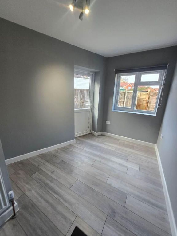 Property photo 3 of 10 Photo 3