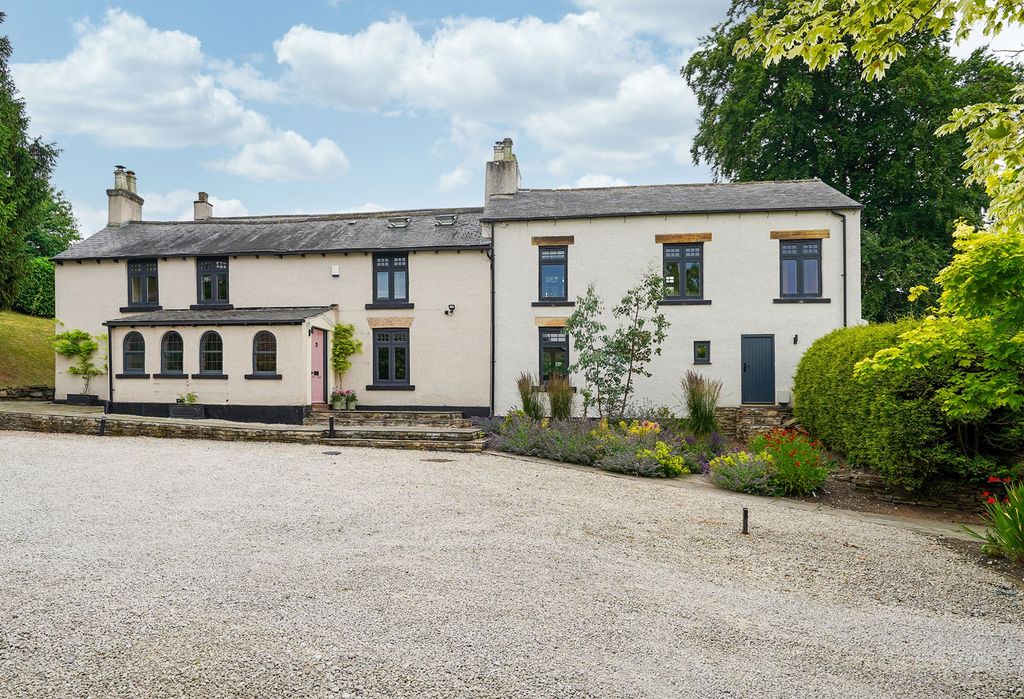 Property photo 1 of 48