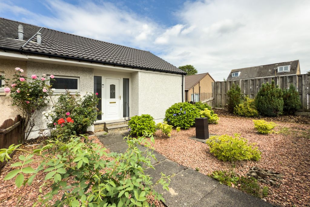 Property photo 1 of 12 4385111