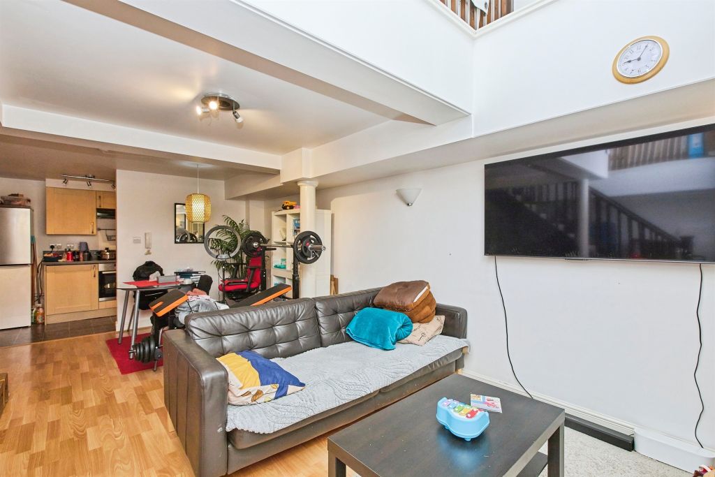 Property photo 3 of 13