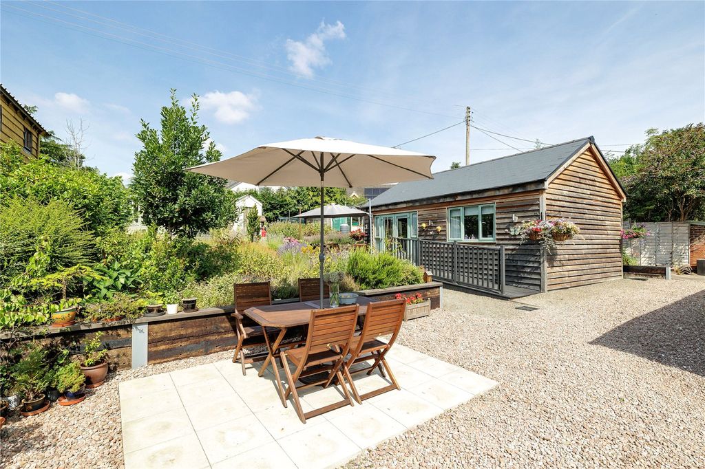 Property photo 3 of 32 Picture No. 06