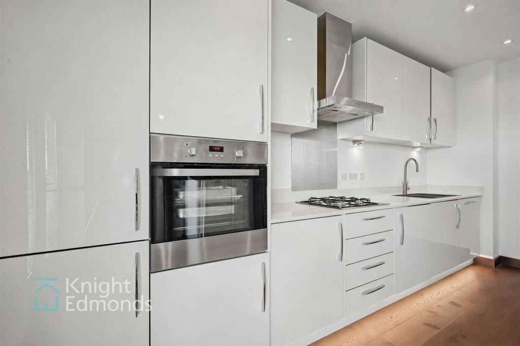 Property photo 3 of 13 Kitchen