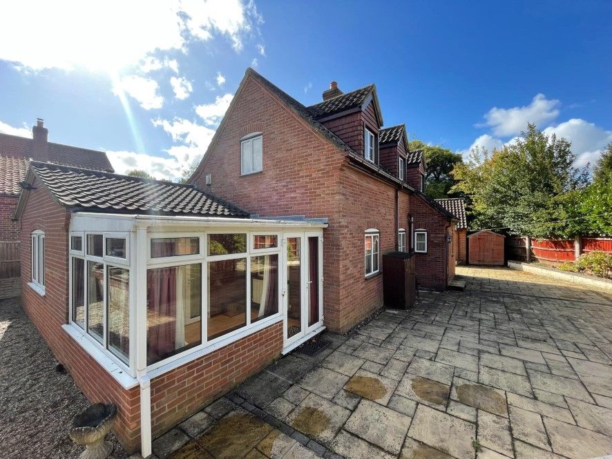 Property photo 2 of 21