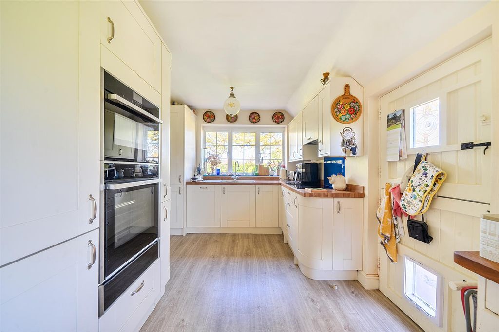 Property photo 3 of 14 Kitchen.Jpg