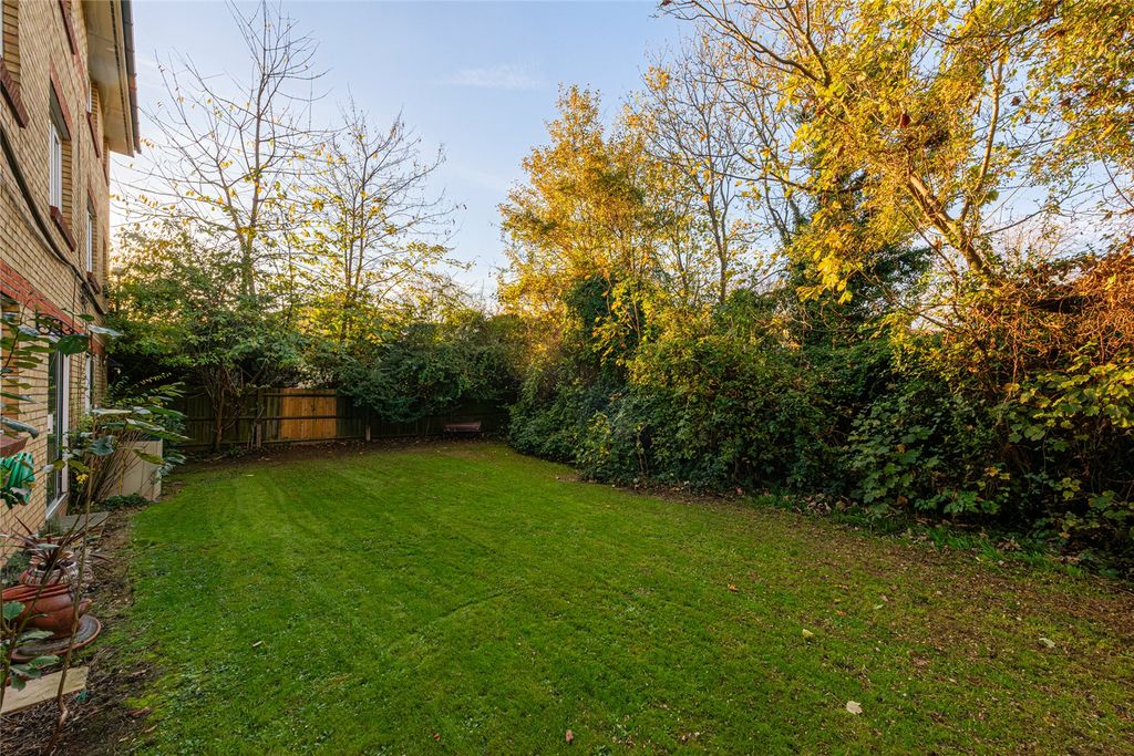 Property photo 3 of 16 Picture No. 24