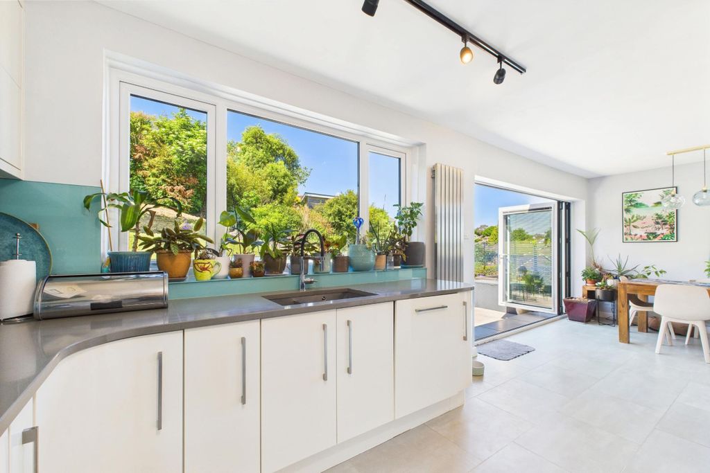 Property photo 3 of 27 Contemporary Kitchen