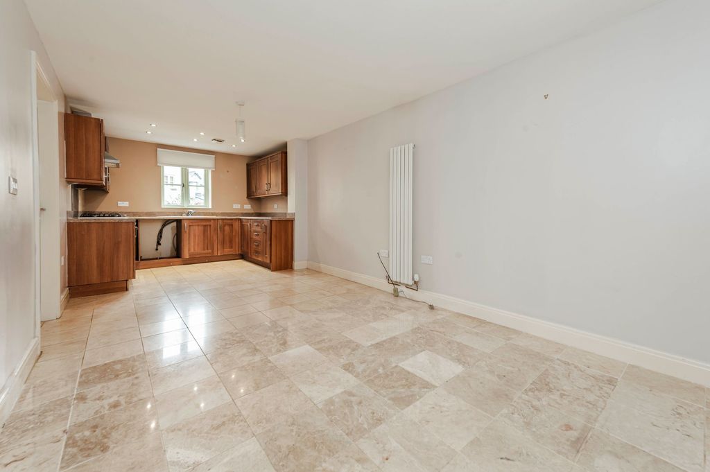 Property photo 3 of 21 Kitchen &amp; Dining Space