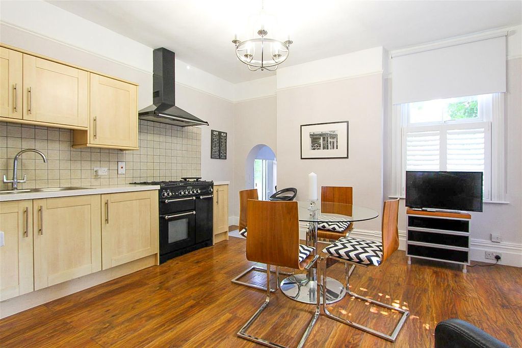 Property photo 3 of 11 Kit B.Jpg