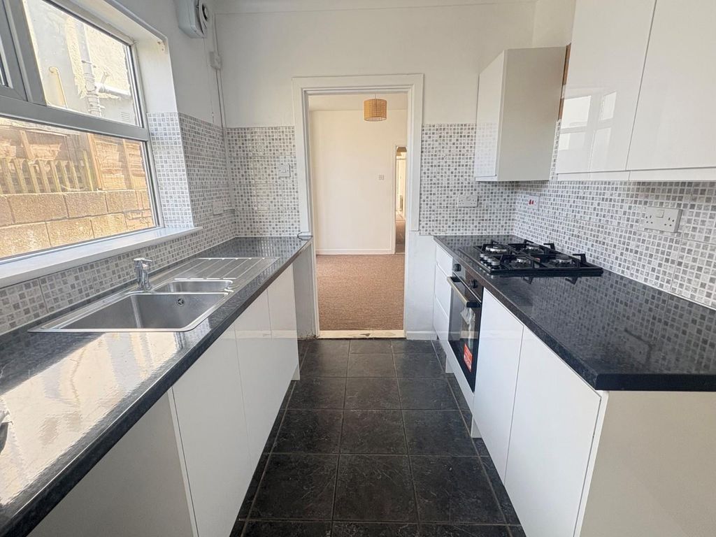 Property photo 2 of 12 6.Jpg