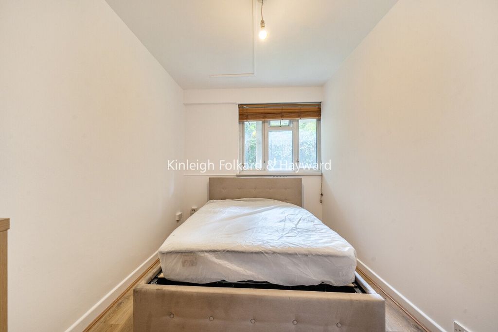 Property photo 2 of 12 Picture No. 15
