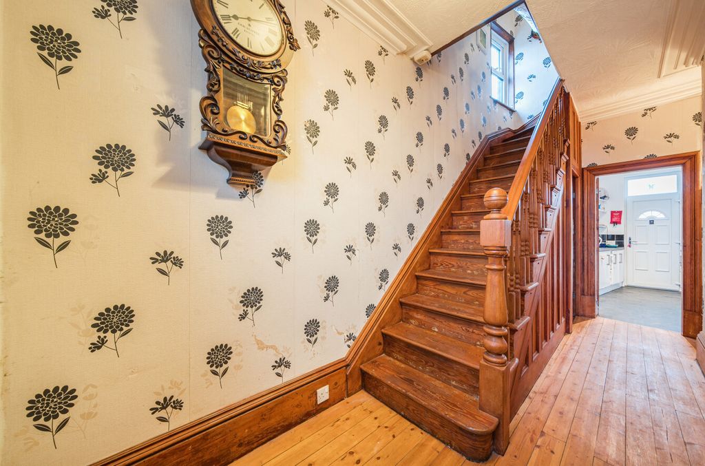 Property photo 2 of 20 1368868-13-68F219...