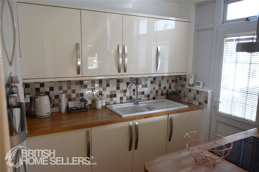 Property photo 3 of 24 Picture No. 50