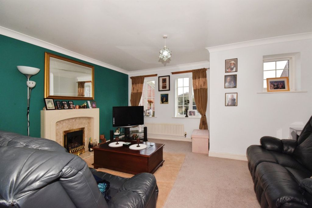 Property photo 2 of 19