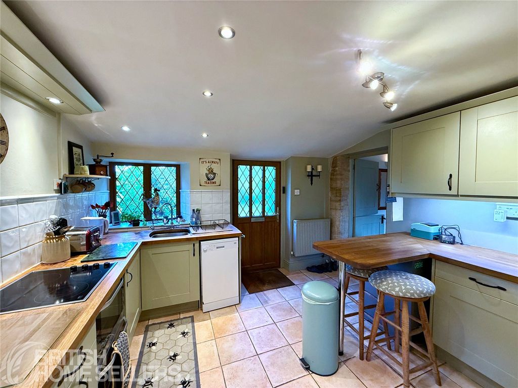 Property photo 3 of 27 Picture No. 22