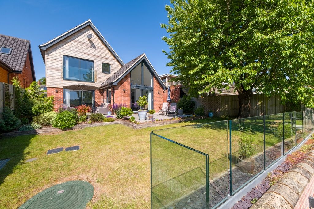 Property photo 1 of 38