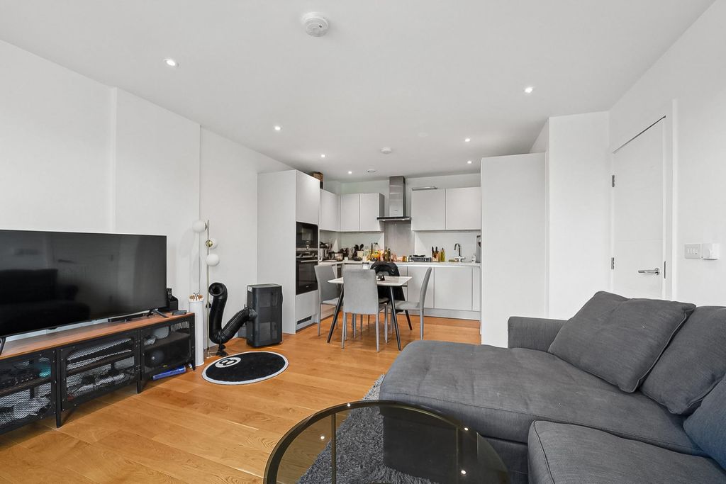 Property photo 2 of 7